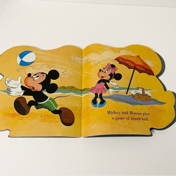 Vintage 1965 Walt Disney Mickey Mouse Golden Shape Book Paperback - Picture 13 of 15